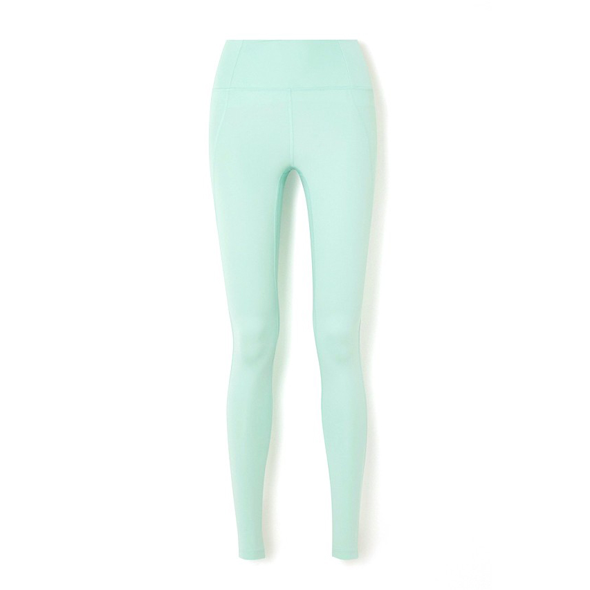 https___bae.hypebeast.com_files_2020_04_best-womens-workout-clothes-sports-bra-leggings-activewear-sets-nike-reebok-adidas-stella-mccartney-16